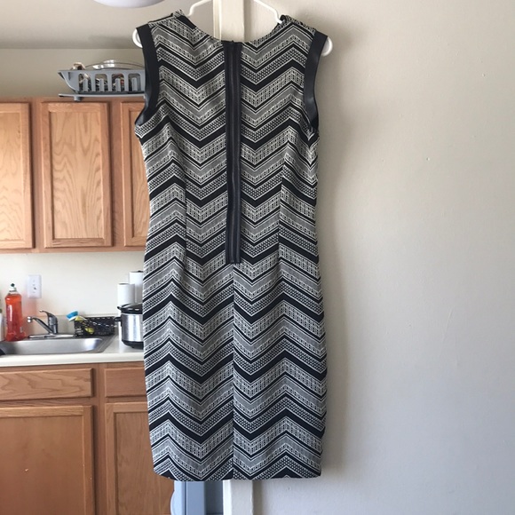 Beautiful Dress - Picture 2 of 4